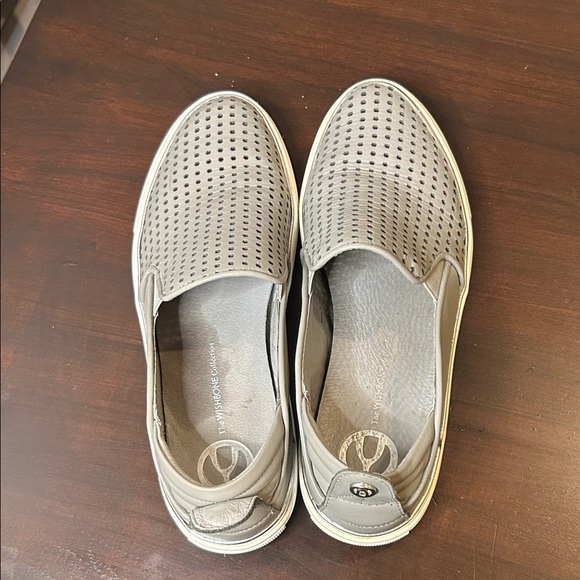 WISHBONE Loafers Slip On Perforated Sneakers Gray Women’s size 8.5 - Picture 3 of 16